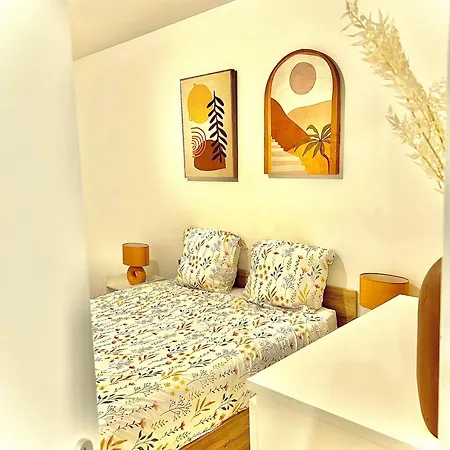 Appartement Vase D'honneur Proche De La Gare De ,de L'aeroport D'orly & De Winnoland Corbeil-Essonnes
